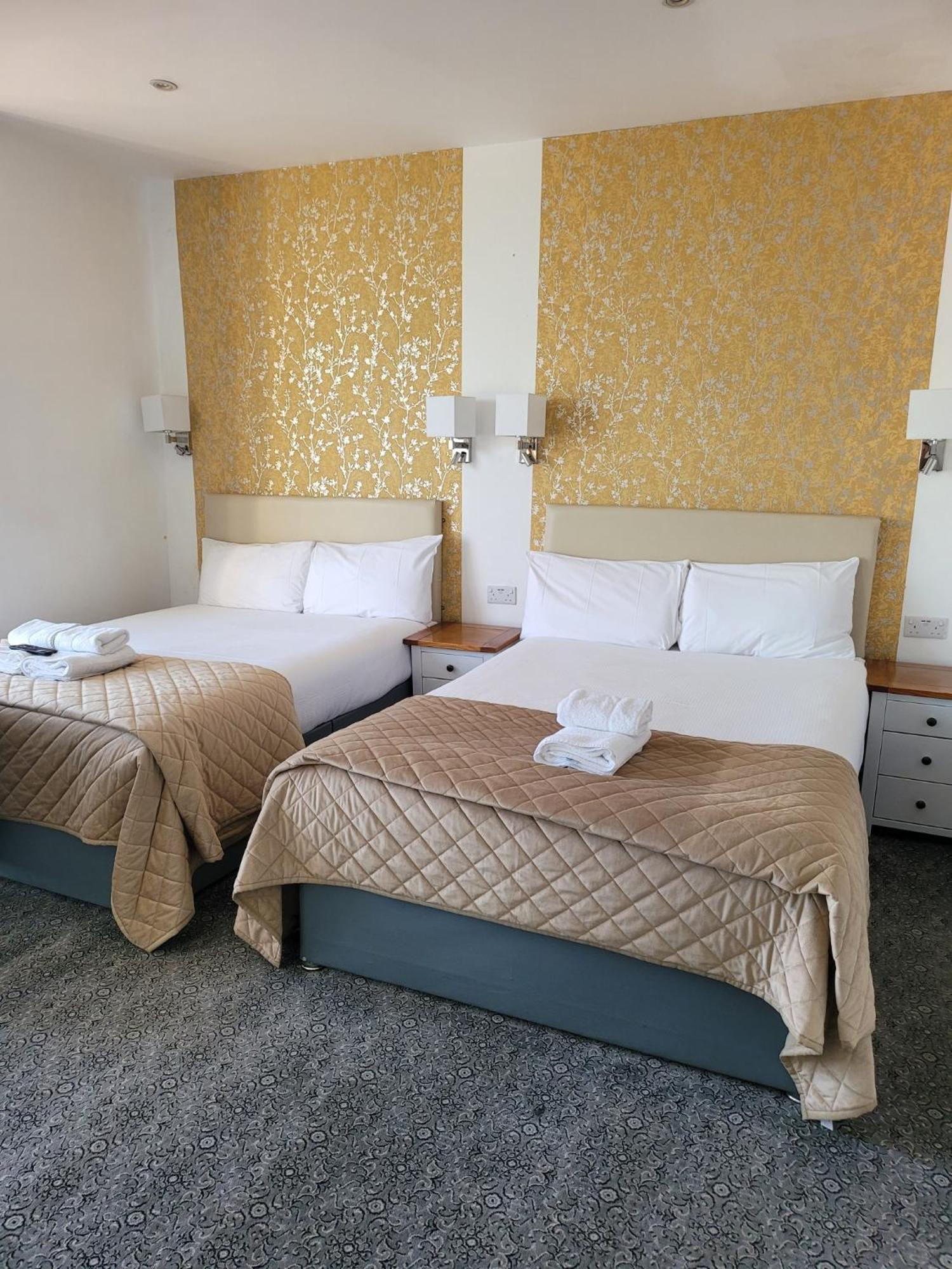 Guest house Atlantic Seafront 3*